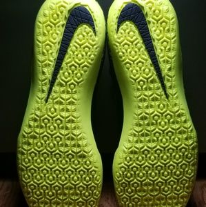 Nike Shoes - NEW Nike Hypervenom Phelon II IC Men's Soccer Shoe Nike Shoes - NEW Nike Hypervenom Phelon II IC Men's Soccer Shoe
